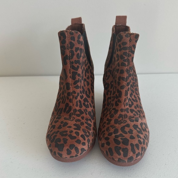 Women’s TOMS 6.5 Kelsey Leopard Wedge Boots - Picture 3 of 7